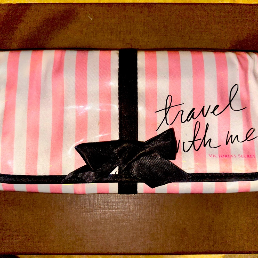 Make up brushes travel case